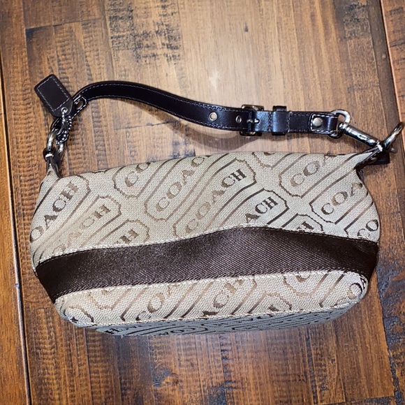 Coach Signature Mini Bag - Picture 4 of 7